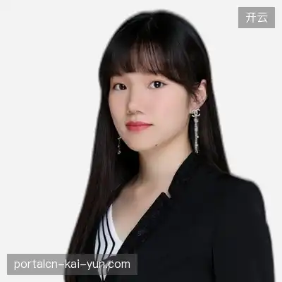 何亮